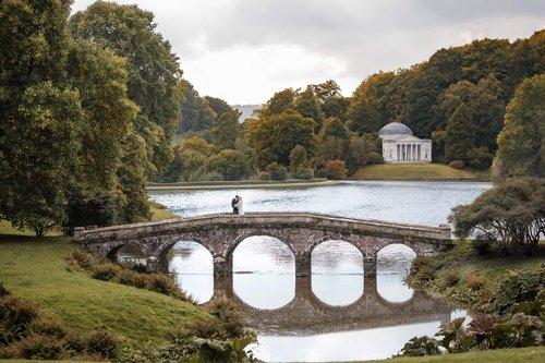 carousel-hero-element image-0